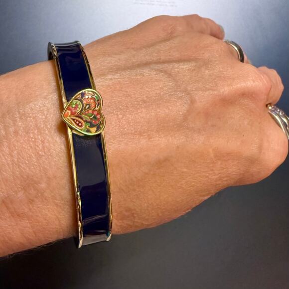 Vera Bradley Lola Heart Black Enamel Hinged Bracelet - Picture 8 of 9